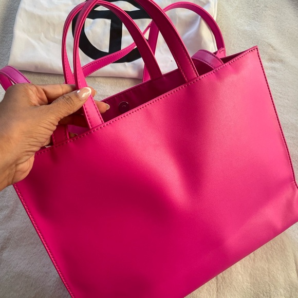 Authentic TELFAR Medium Tote Bag in Azalea / Pink / Fuschia- EXCELLENT condition - Picture 2 of 6